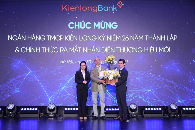 Ấn tượng với sự kiện chuyển mình bứt phá của KienlongBank 3