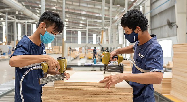 Nguyên vật liệu và lao động cùng ‘thông’, sản xuất công nghiệp sớm ‘khỏe mạnh’