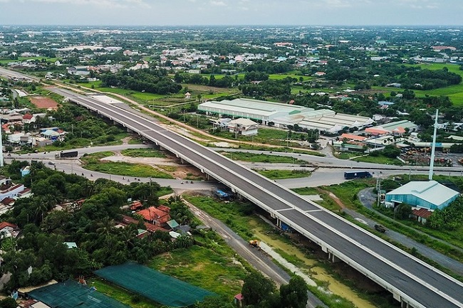 Sóng đầu tư bất động sản dịch chuyển từ khu Đông sang Khu Tây