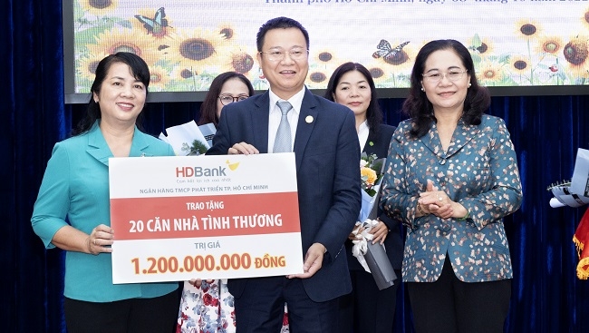 Doanh nghiệp lớn cùng TP.HCM hưởng ứng Tháng cao điểm “Vì người nghèo” 2022 1