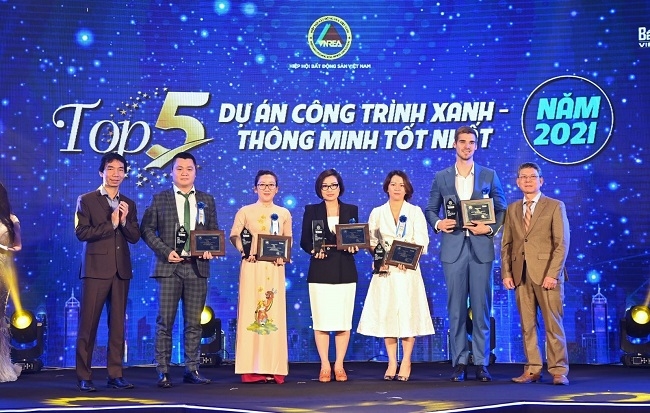 Capital House dành “Hat-trick” giải thưởng bất động sản dẫn đầu năm 2021 -2 022 1