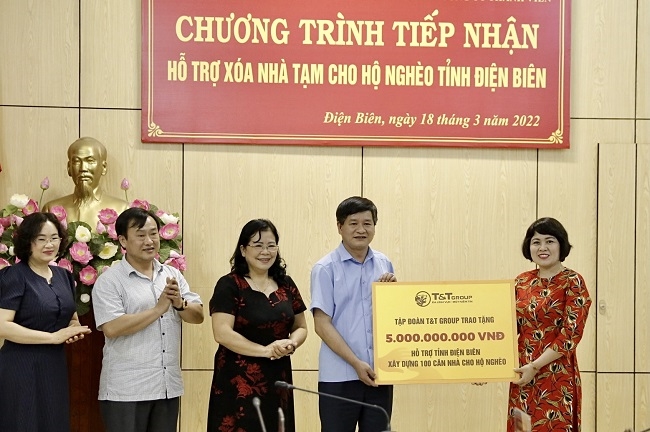 Gia đình và doanh nghiệp của doanh nhân Đỗ Quang Hiển trao 20 tỷ đồng xây nhà cho hộ nghèo Điện Biên