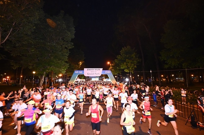 Hàng nghìn runners chinh phục đường chạy 5Way Run - Ways to Grand Park