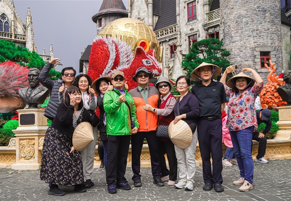 'Mùa Giáng sinh trên mây' hấp dẫn du khách đến Sun World Ba Na Hills 3