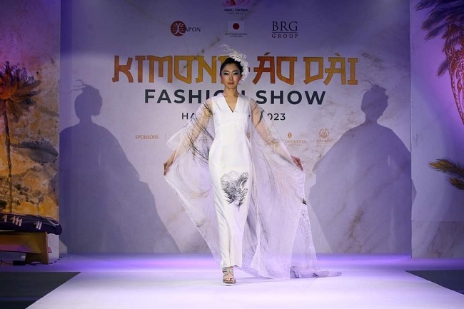 Cùng thưởng thức những sắc màu văn hóa ấn tượng tại Kimono – Aodai Fashion Show 4