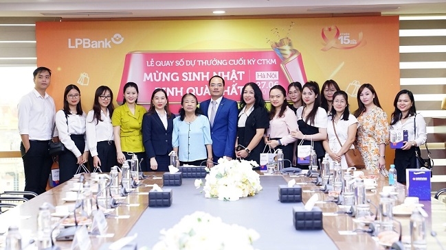 LPBank trao hơn 2,5 tỷ đồng quà tặng cho khách hàng may mắn