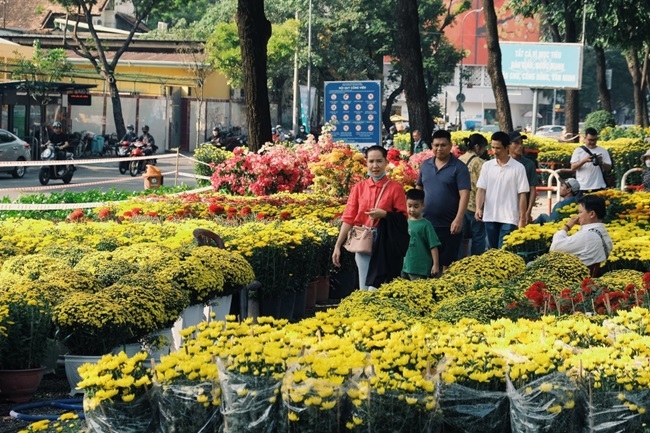 Giao dịch ngân hàng xuyên Tết chỉ 'một chạm' 1