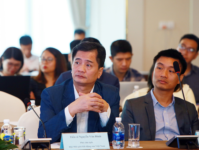 Nhà đất có đang 'ngáo giá'? 1