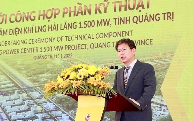 Ông Shin Byung Chul  - Phó Chủ tịch cấp cao Công ty CP năng lượng Hanwha thay mặt tổ hợp nhà đầu tư phát biểu.