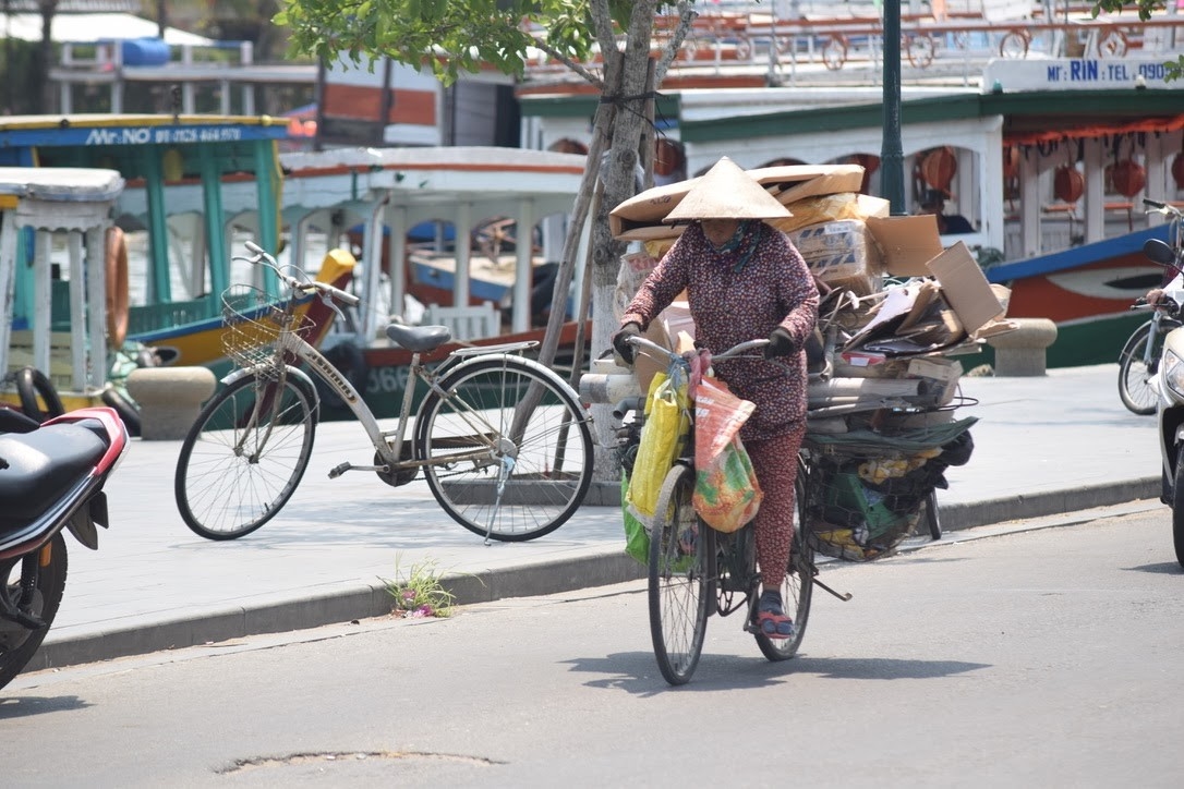 Nhìn nhận đúng vai trò của đồng nát, ve chai và làng nghề tái chế 2