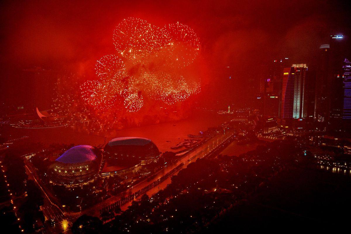 Pháo hoa và ánh sáng đón chào năm mới 2018 trên khắp thế giới 12