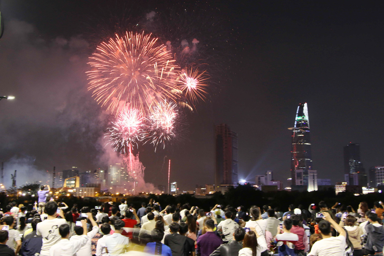 Pháo hoa và la-ze đón chào năm mới 2018 trên khắp thế giới 8