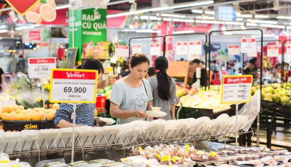 Lạm phát trở lại do tiền lương và giá cả đồng loạt tăng