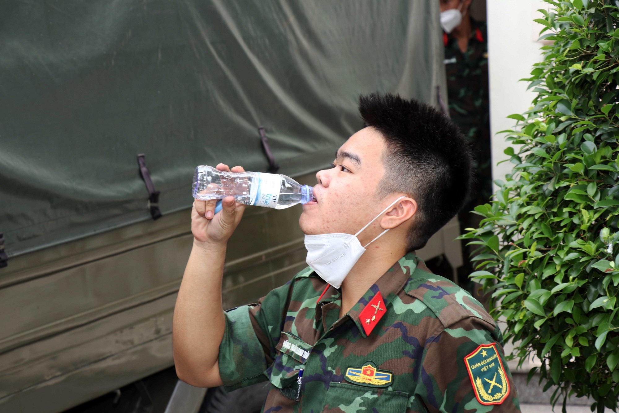 500.000 ly sữa tươi và đồ uống TH tiếp sức quân đội và người dân khó khăn trong dịch Covid-19 2 500.000 ly sữa tươi và đồ uống TH tiếp sức quân đội và người dân khó khăn trong dịch Covid-19 2