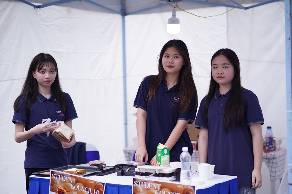 TH School Happiness Day - “Rất nhiều nụ cười, cái bắt tay, cái ôm chia sẻ ấm áp… ở ngôi trường hạnh phúc” 2