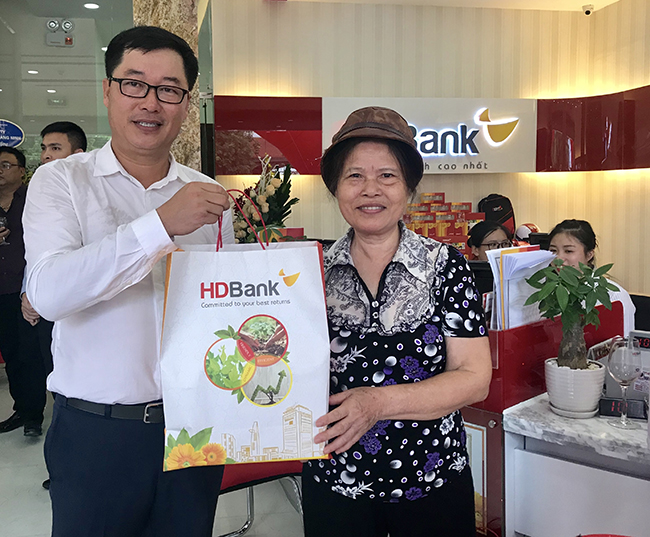 HDBank khi trương chi nhánh tại Lộc Hà và Uông Bí