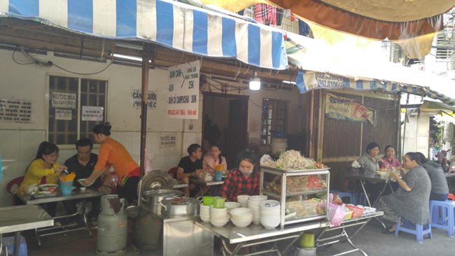 Muôn sắc chợ ngoại ở TP. HCM 5