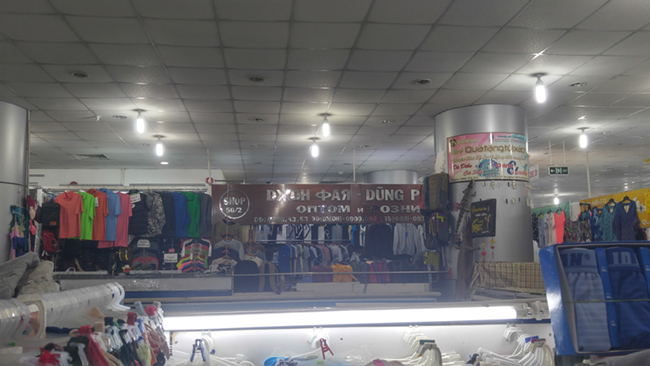 Muôn sắc chợ ngoại ở TP. HCM 2