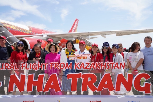 Dễ dàng đặt vé bay và khám phá Kazakhstan - Nha Trang  cùng Vietjet