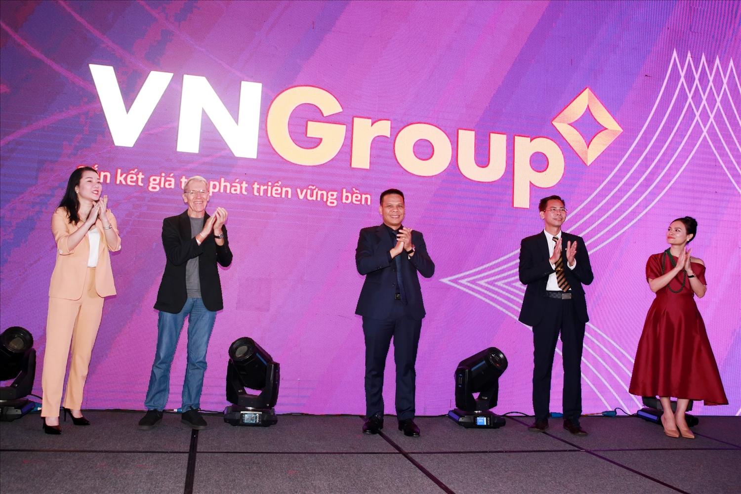 Khát vọng mới ở VNGroup! 1