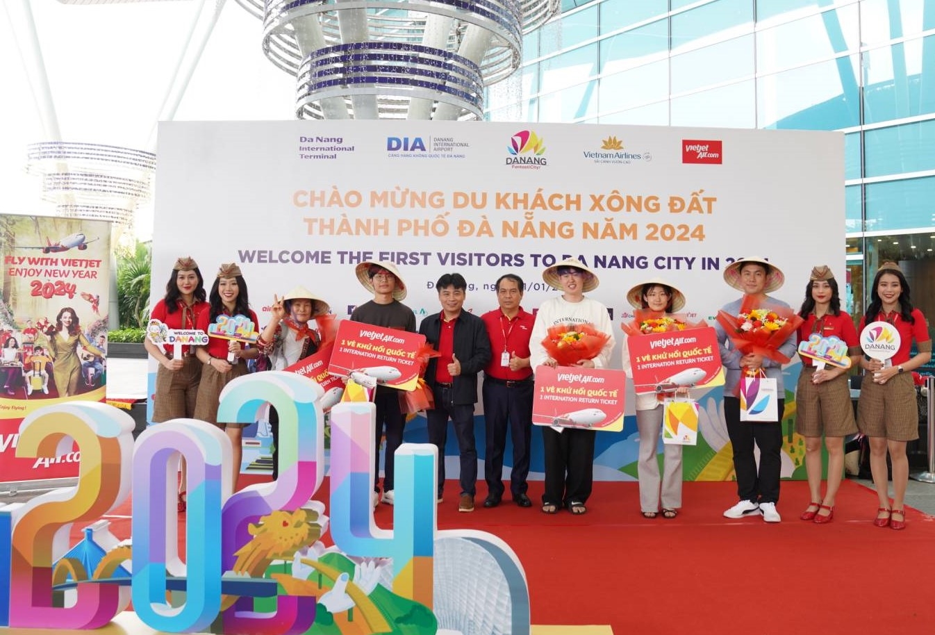 Rộn ràng đón năm mới khắp muôn phương cùng Vietjet 3