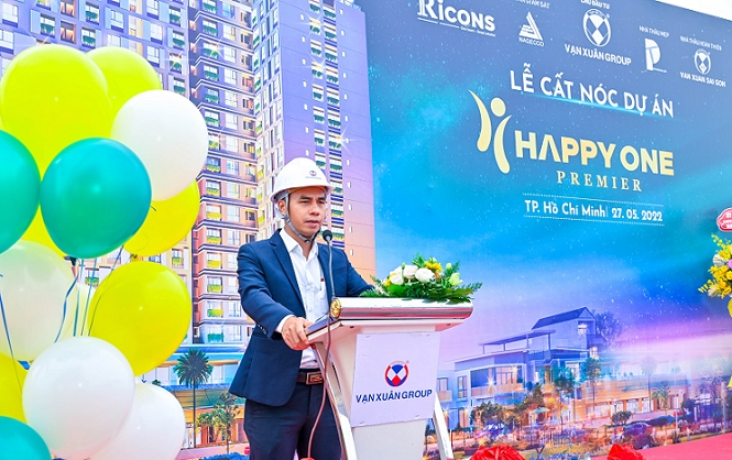 Vạn Xuân Group cất nóc dự án Happy One Premier