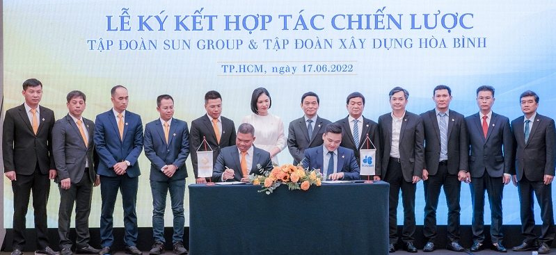 Hoa Binh Construction Group và Sun Group ký kết hợp tác chiến lược