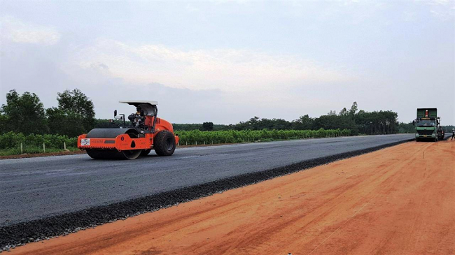 Thanh Long Bay – Đô thị biển đón sóng hạ tầng cao tốc, sân bay