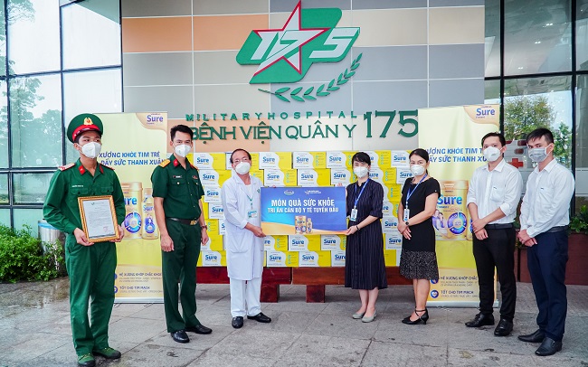 Vinamilk tri ân đội ngũ y bác sĩ tuyến đầu