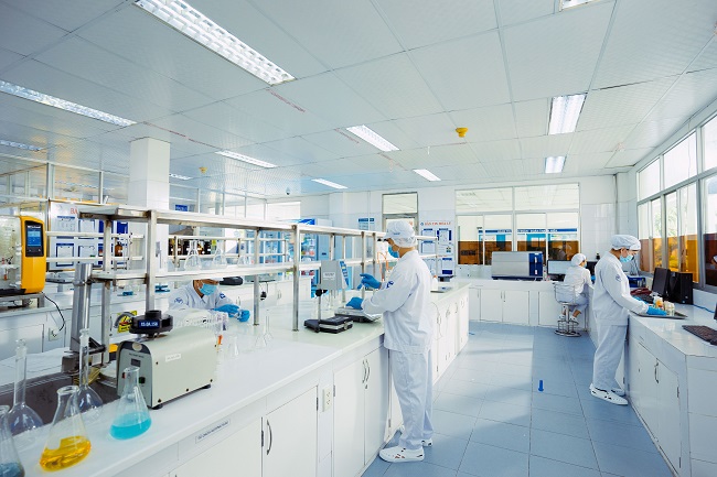 Với 13 nhà máy hiện đại, Vinamilk có thể sản xuất hơn 28 triệu hộp sữa nước mỗi ngày 6