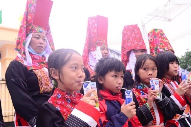 Khởi động Quỹ sữa vươn cao Việt Nam 2023: Tiếp tục trao 1,5 triệu hộp sữa cho gần 17.000 trẻ em 9