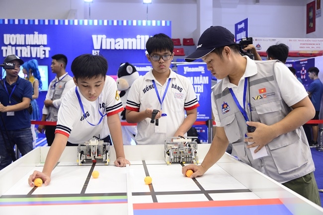 Vinamilk tiếp sức nhà vô địch nhí bứt phá tại Robotacon WRO 2023 2