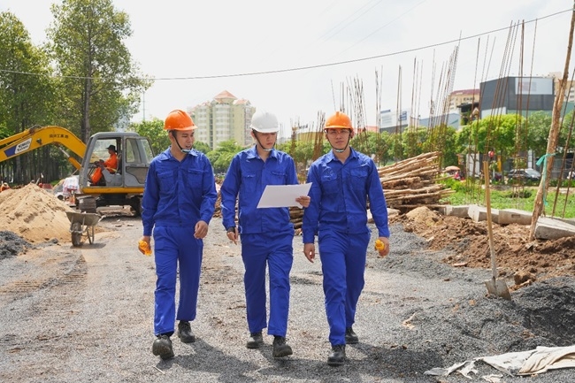 Người bạn đồng hành cùng người lao động trong những ngày đầy nắng và gió