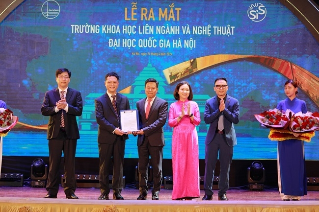 Ra mắt Trường Khoa học liên ngành và nghệ thuật 1