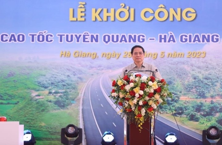 Thủ tướng phát biểu tại lễ khởi công. Ảnh: VGP/Nhật Bắc