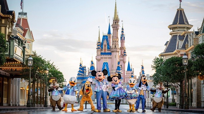 Những nhân vật hoạt hình nổi tiếng tại Vương quốc phép thuật Walt Disney World ở Florida, Mỹ. Ảnh: gannett