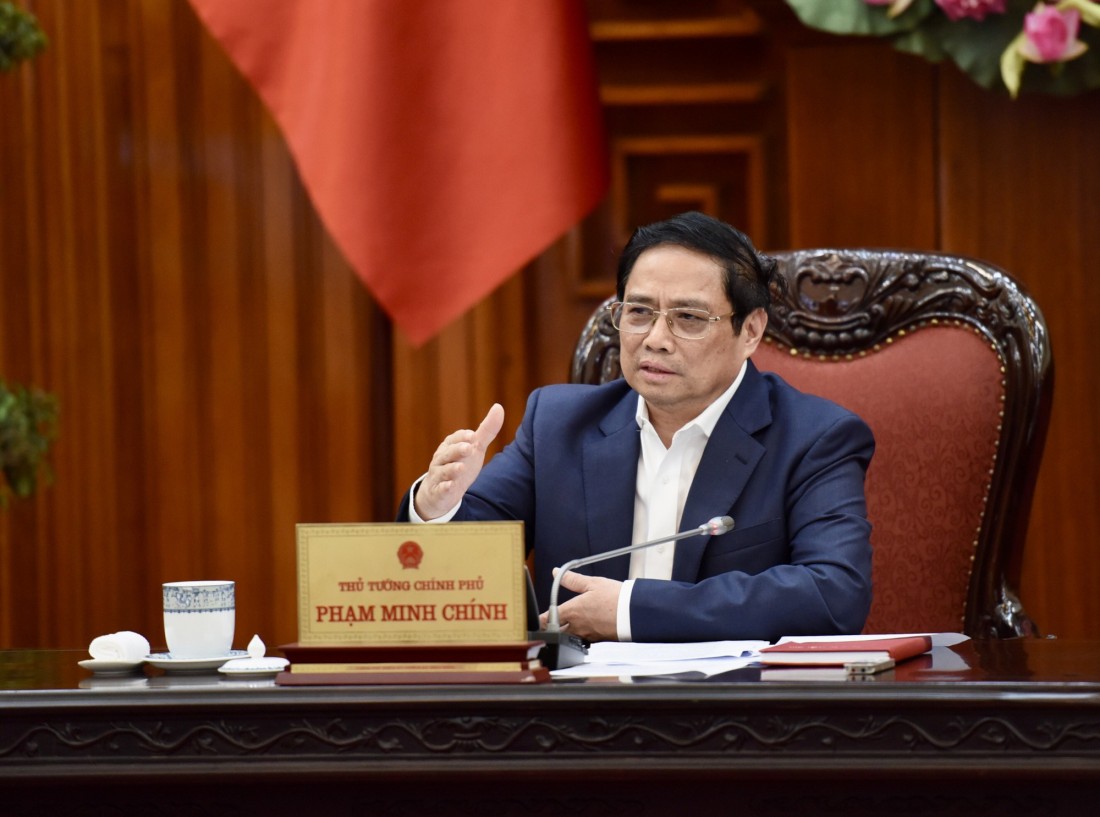 Thủ tướng Chính phủ Phạm Minh Chính tại buổi hợp  với Ngân hàng Nhà nước, Bộ Tài chính, Bộ Tư pháp để rà soát, thúc đẩy việc ban hành ngay 2 thông tư quan trọng.