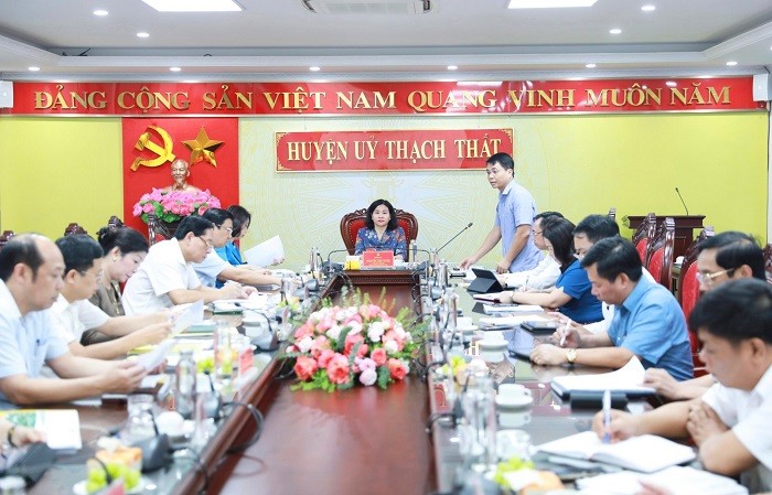 Quang cảnh buổi làm việc