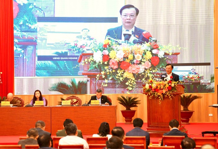 Quang cảnh Hội nghị tiếp xúc cử tri tại điểm cầu Trụ sở Quận ủy-HĐND-UBND quận Hoàng Mai