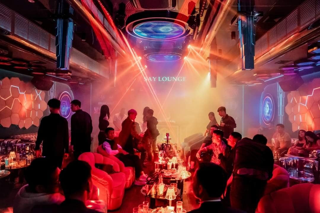 SAY Lounge 'tụ điểm ăn chơi' kinh doanh khí N2O trái phép, rượu nhập lậu