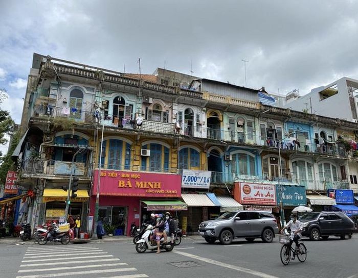 Chung cư số 440 Trần Hưng Đạo, phường 11, quận 5, TP HCM. 