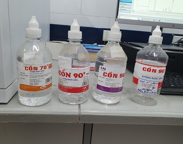 Mẫu chai cồn gây ngộ độc mà bệnh nhân đã sử dụng 