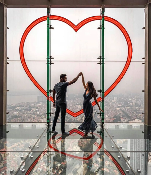 Đài quan sát Sky Walk nằm trên tầng 65 của tòa nhà Lotte Center. 