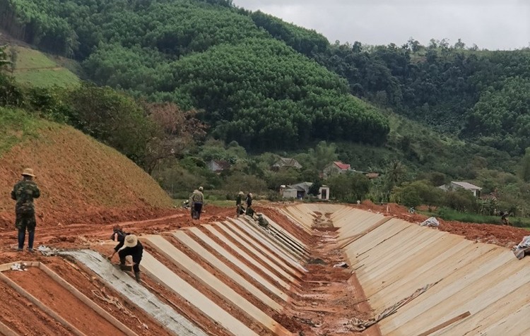 Một trong những hạng mục kênh chính Bắc của Dự án hồ chứa nước Krông Pách Thượng. Ảnh: Công an Nhân dân