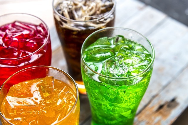 Đề xuất áp thuế tiêu thụ đặc biệt với đồ uống có đường và thuốc lá điện tử