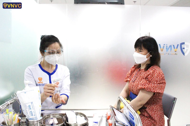 tiêm phòng các chủng virus cúm nguy hiểm khác chính là biện pháp hiệu quả nhằm tránh sự nhầm lẫn giữa virus cúm A/H5N1 với các loại virus cúm khác.