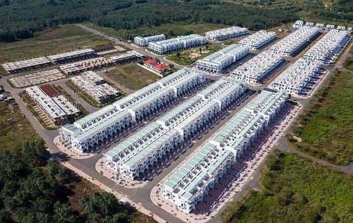500 căn biệt thự, nhà liền kề xây dựng khi chưa đủ điều kiện ở xã Đồi 61, huyện Trảng Bom gây bức xúc dư luận..
