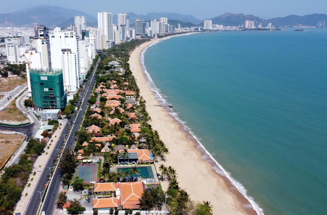 Trong 2 tháng đầu năm 2023, biệt thự nghỉ dưỡng chỉ có 1 căn được giao dịch, nhà phố/shophouse nghỉ dưỡng không bán được căn nào, condotel không có nguồn cung mới mở bán.. Ảnh minh họa