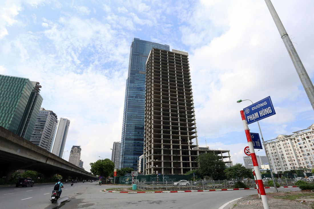  tòa cao ốc 32 tầng này bỏ hoang nhiều năm nay. Ảnh: Vietnambiz