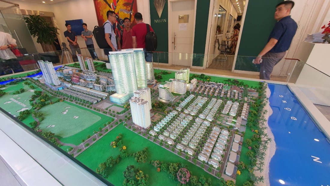 Việc bảo lãnh của ngân hàng nhằm mục đích bảo đảm cho nghĩa vụ hoàn trả khoản tiền mà chủ đầu tư là bên bán đã nhận ứng trước của bên mua nhà dự án trong trường hợp chủ đầu tư vi phạm nghĩa vụ bàn giao nhà theo quy định tại hợp đồng. Ảnh minh họa: Báo Thanh Niên